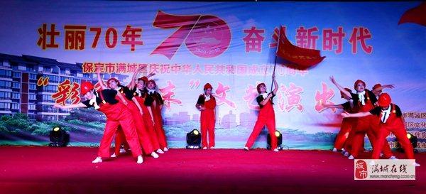 她是缅甸最大女毒枭,4岁就会用枪,烟不离手,被称“女皇帝”
